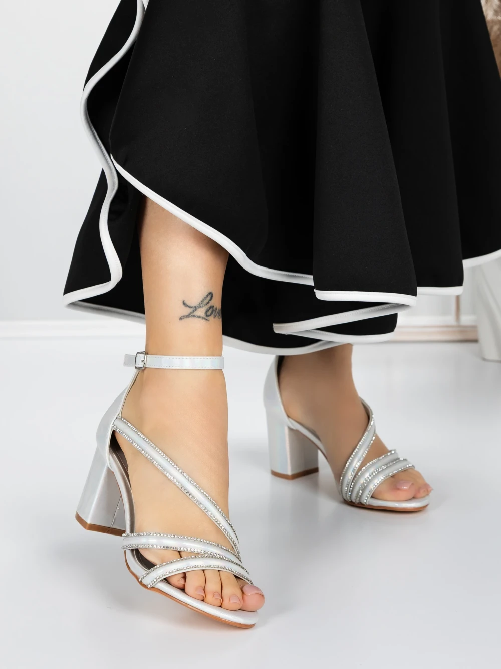 Sandale Dama cu Toc Gros 3AXKK188 Argintiu | Mei 1 Sandale Dama cu Toc Gros 3AXKK188 Argintiu | Mei