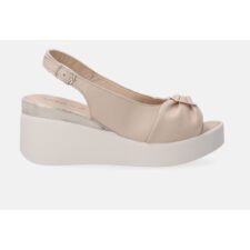 Sandale Din Piele Cu Talpa Ortopedica Si Bareta La Spate