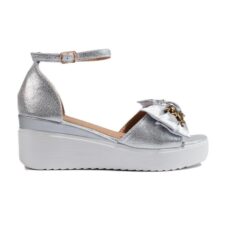 Sandale cu aplicatie cu funda din piele ecologica