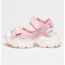 Sandale cu aspect masiv si logo