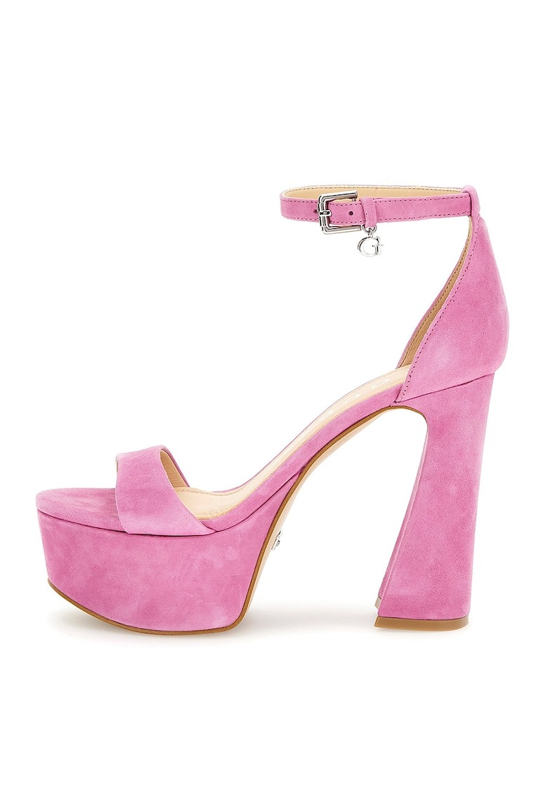 Sandale cu aspect masiv 1 Sandale cu aspect masiv