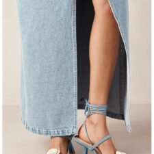 Sandale cu barete multiple si aplicatii crosetate