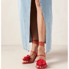 Sandale cu barete multiple si aplicatii frontale