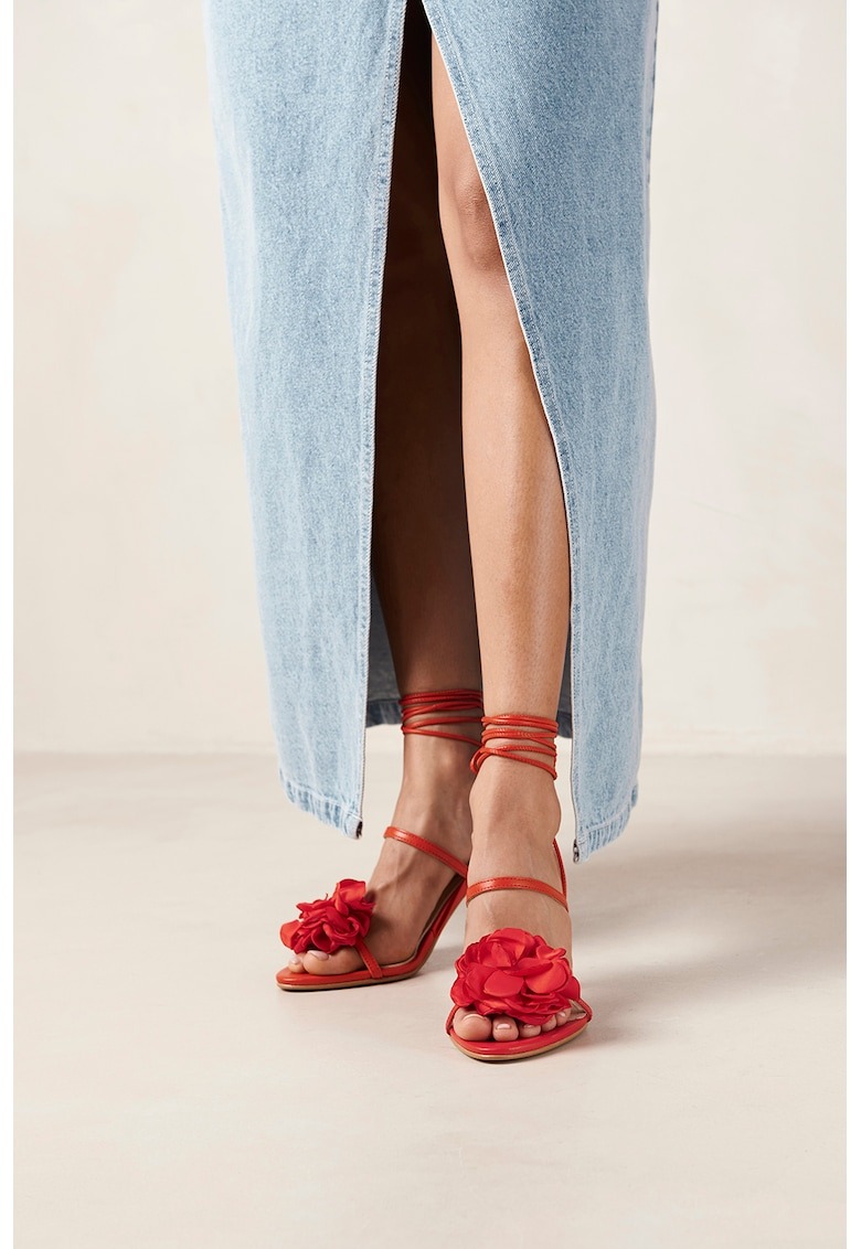 Sandale cu barete multiple si aplicatii frontale 1 Sandale cu barete multiple si aplicatii frontale