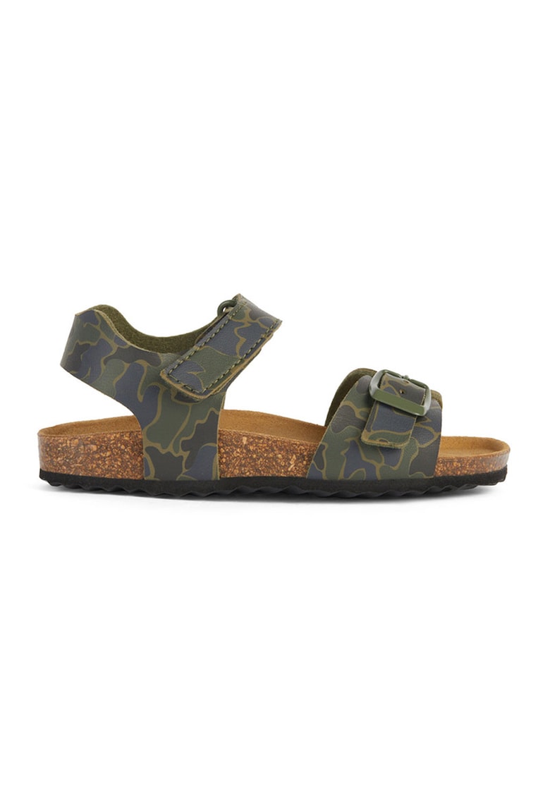 Sandale cu velcro si imprimeu camuflaj 1 Sandale cu velcro si imprimeu camuflaj