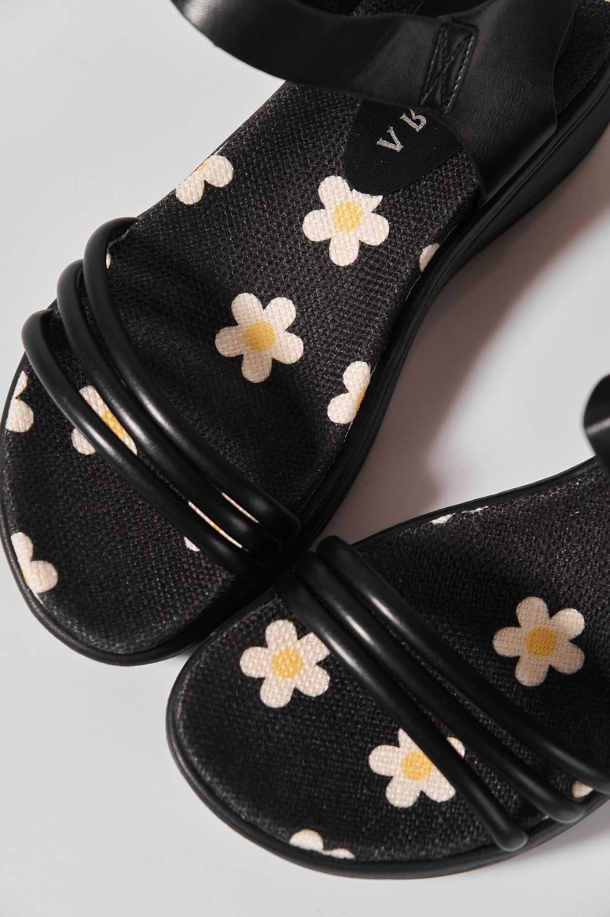 Sandale dama cu platforma Negre din Piele Ecologica Aldina 1 Sandale dama cu platforma Negre din Piele Ecologica Aldina