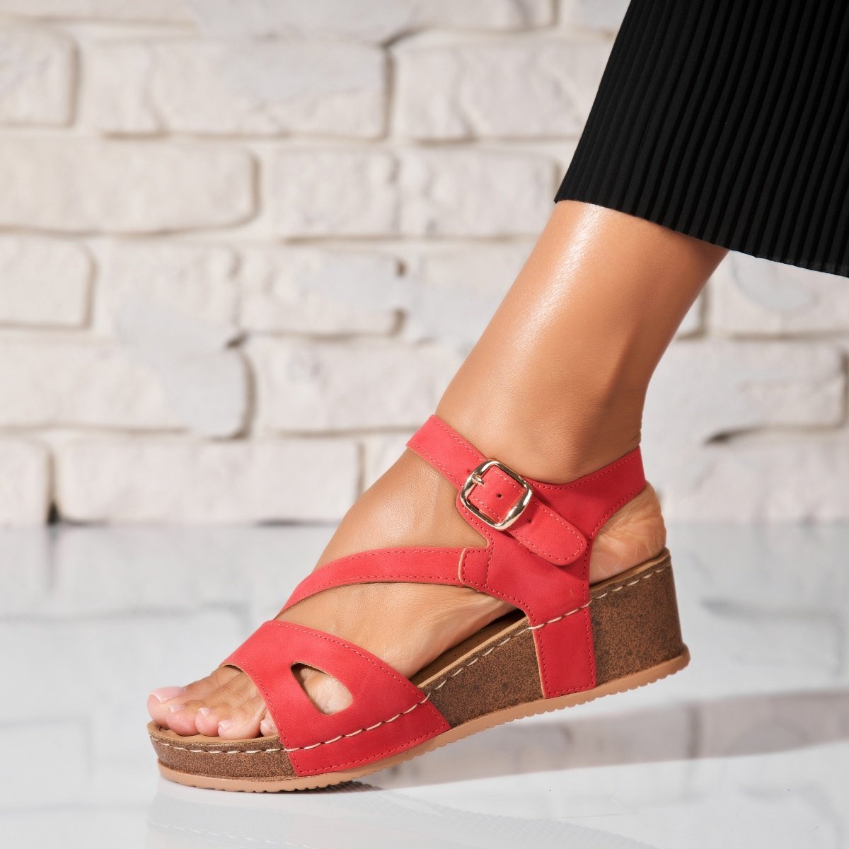 Sandale dama cu platforma Rosii din Piele Ecologica Taeya 1 Sandale dama cu platforma Rosii din Piele Ecologica Taeya