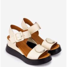 Sandale dama din piele bej cu barete late si catarama