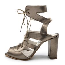 Sandale de piele cu model asimetric