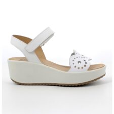 Sandale de piele cu perforatii