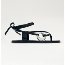 Sandale de piele cu talpa plata si detaliu metalic