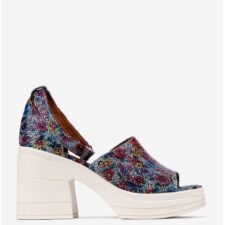 Sandale din piele cu imprimeu floral si platforma