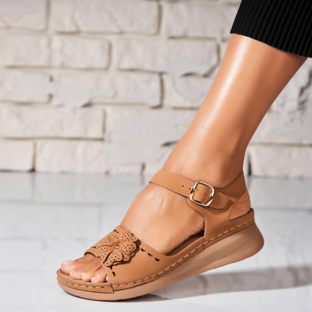 Sandale fara Toc din Piele Ecologica dama Camel Makela 1 Sandale fara Toc din Piele Ecologica dama Camel Makela