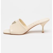 Sandale slip-on lacuite