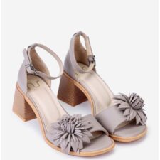 Sandale taupe  din piele cu ornament floare