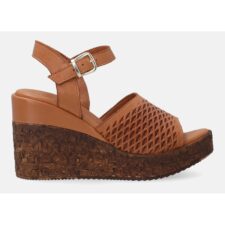 Sandale wedge de piele cu aspect ajurat si catarama