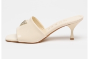 Sandale slip-on lacuite